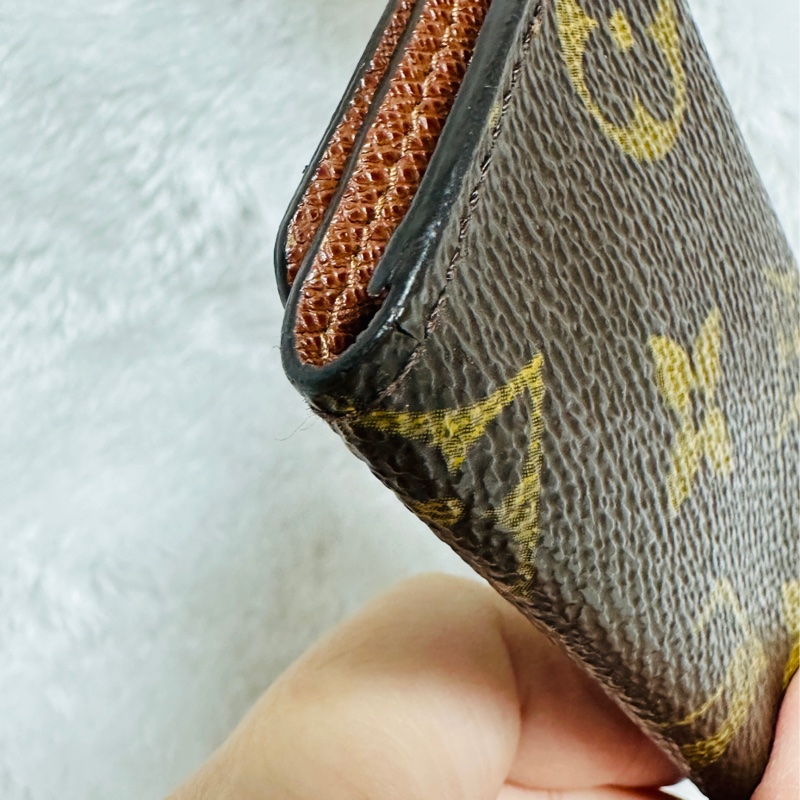 LV老花四孔金釦鑰匙包-11