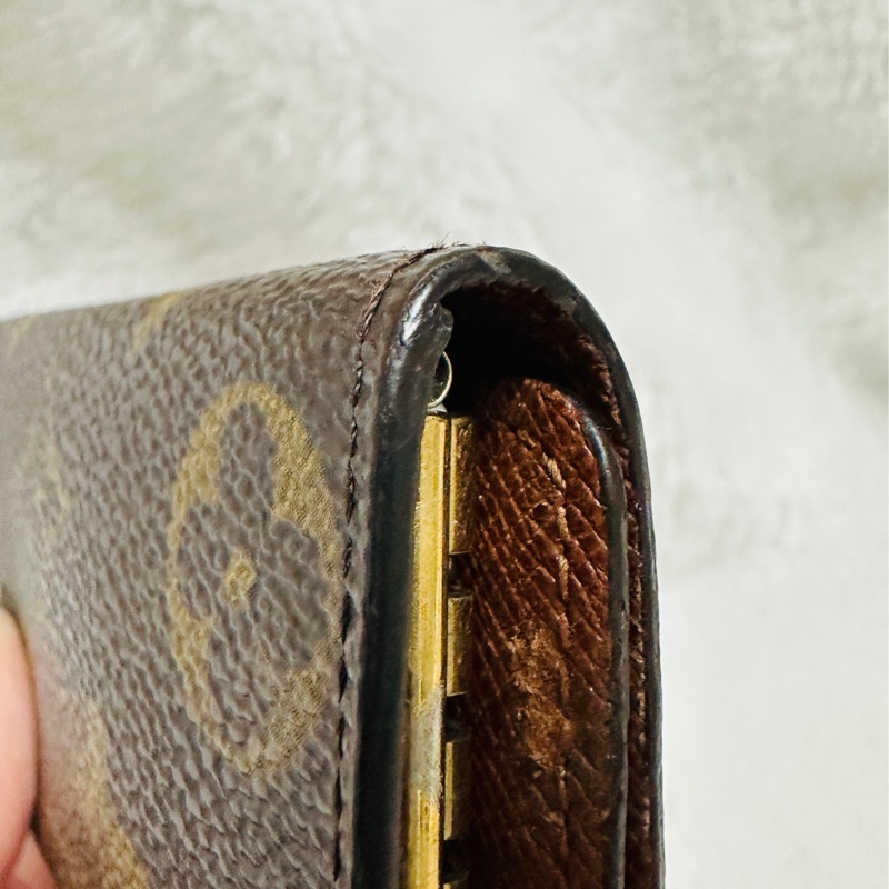 LV老花四孔金釦鑰匙包-12