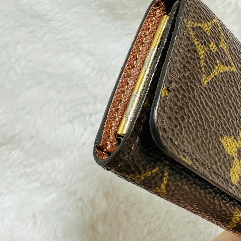 LV老花四孔金釦鑰匙包-16