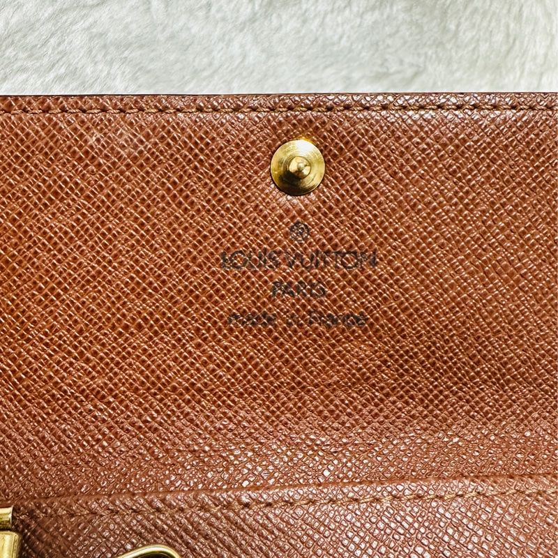 LV老花四孔金釦鑰匙包-18