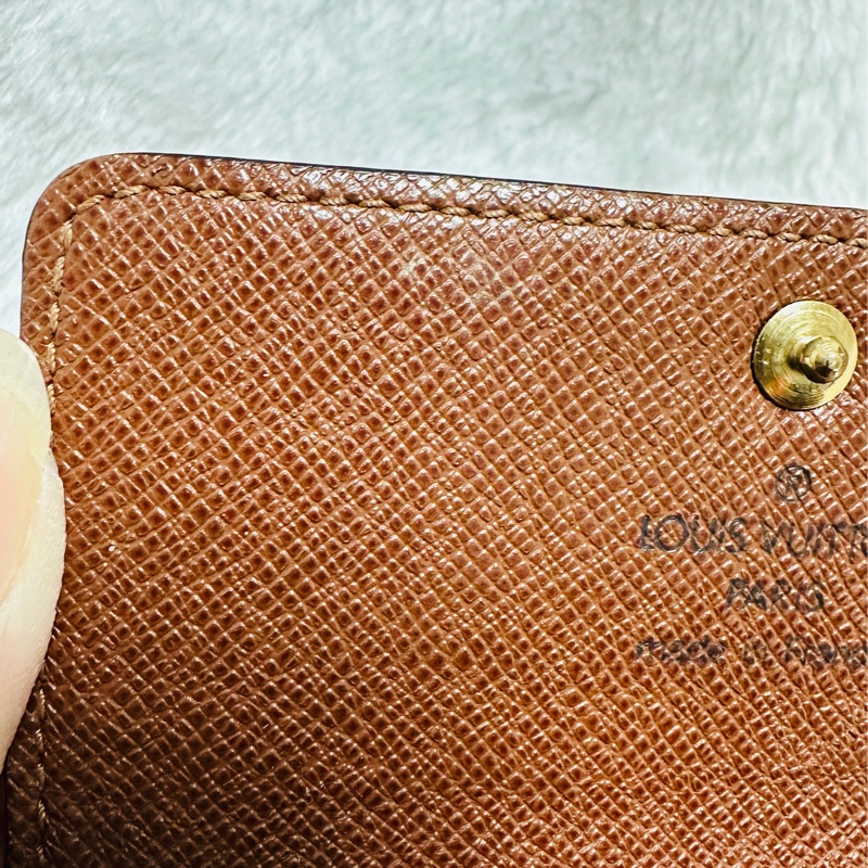 LV老花四孔金釦鑰匙包-19