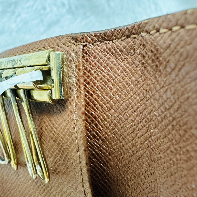 LV老花四孔金釦鑰匙包-22