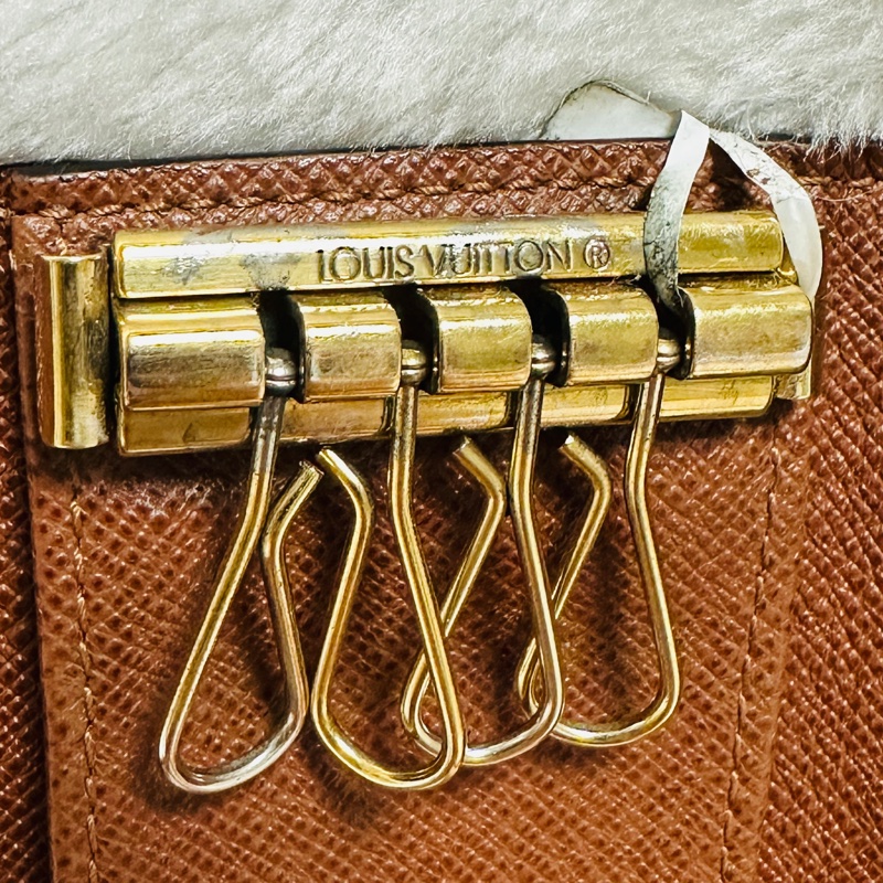 LV老花四孔金釦鑰匙包-25