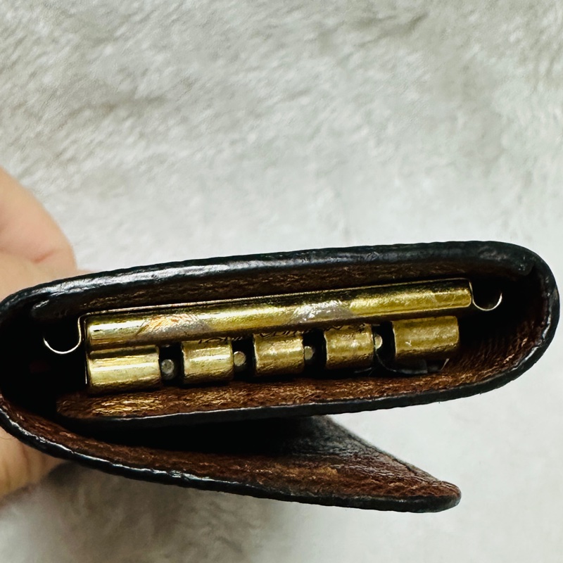 LV老花四孔金釦鑰匙包-31