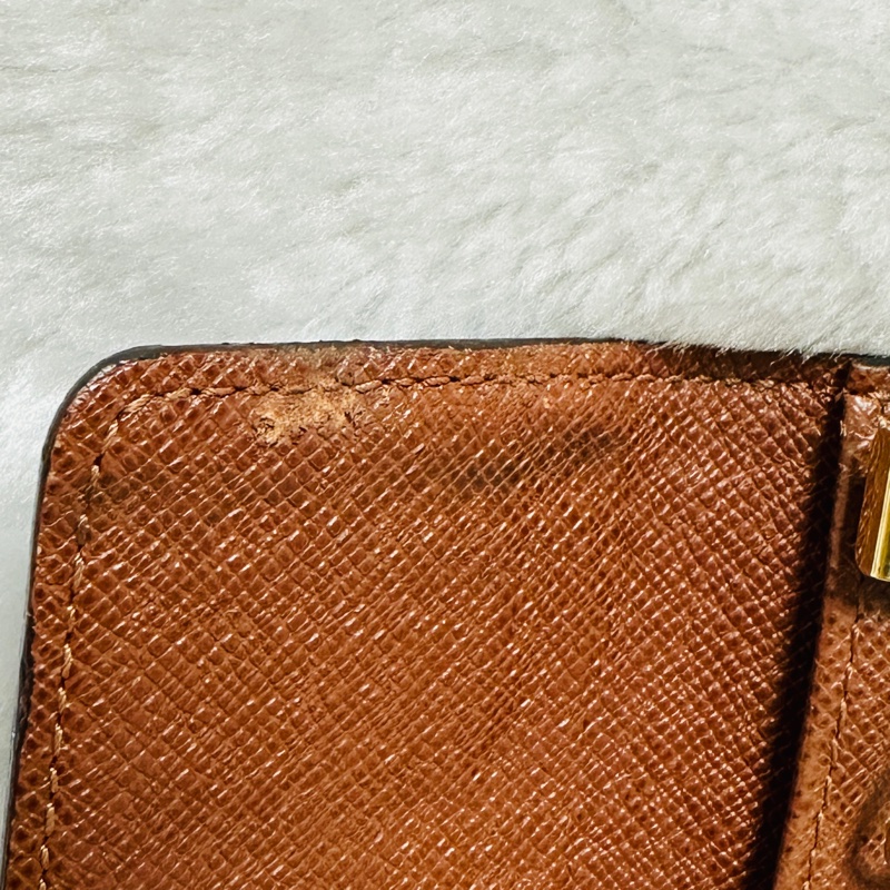 LV老花四孔金釦鑰匙包-33