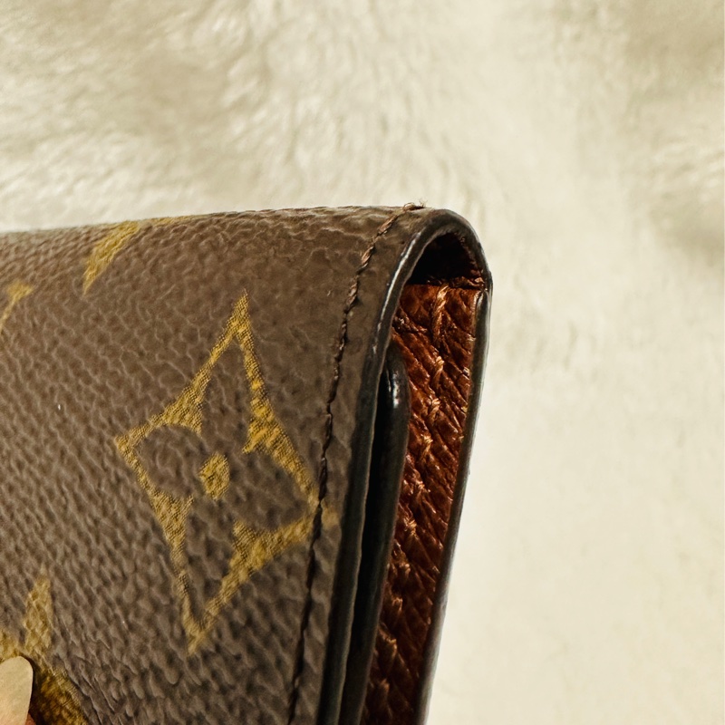 LV老花四孔金釦鑰匙包-38