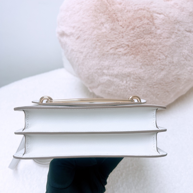 近新 Hermes mini roulis M4 奶灰白 豬鼻子包 B刻-2