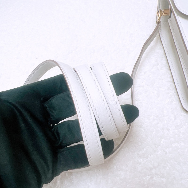 近新 Hermes mini roulis M4 奶灰白 豬鼻子包 B刻-7