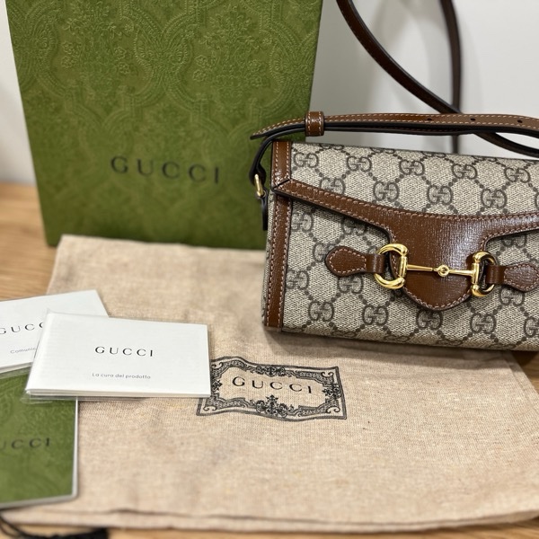 Gucci 1955 Hirsebit馬鞍扣斜背包（鳥木色）-0