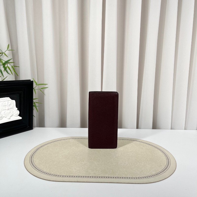 LV路易威登 長款酒紅色對折錢包 內裡卡位多 容量大 有刻字 適合日常使用-0