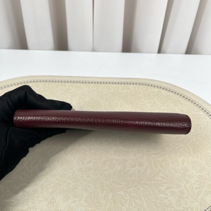 LV路易威登 長款酒紅色對折錢包 內裡卡位多 容量大 有刻字 適合日常使用-9