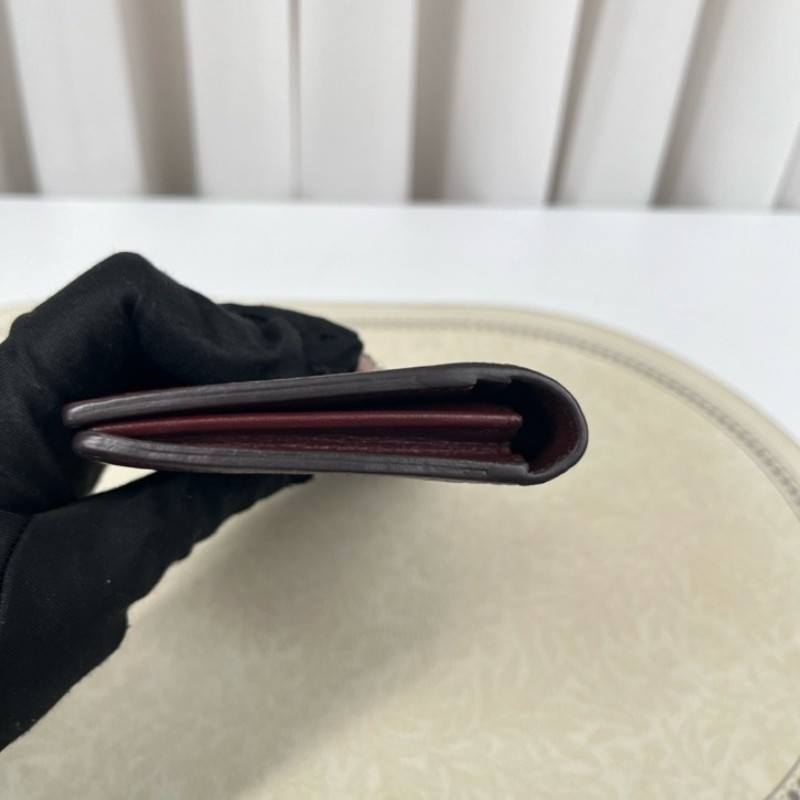 LV路易威登 長款酒紅色對折錢包 內裡卡位多 容量大 有刻字 適合日常使用-10