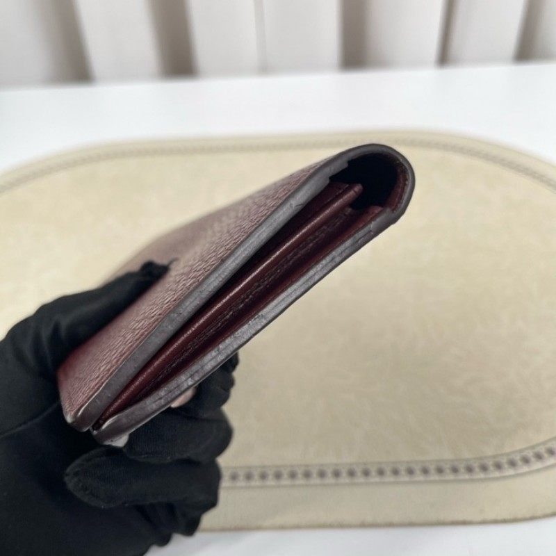 LV路易威登 長款酒紅色對折錢包 內裡卡位多 容量大 有刻字 適合日常使用-14