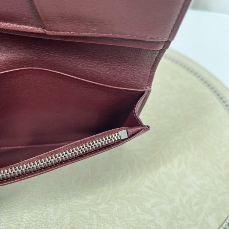 LV路易威登 長款酒紅色對折錢包 內裡卡位多 容量大 有刻字 適合日常使用-24