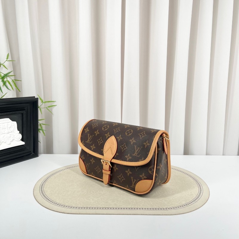 sz jzg LV路易威登 26年1月票 芯片款 Diane PM 經典老花搭配帆布塗層法棍包 手提斜挎單肩腋下都可-2