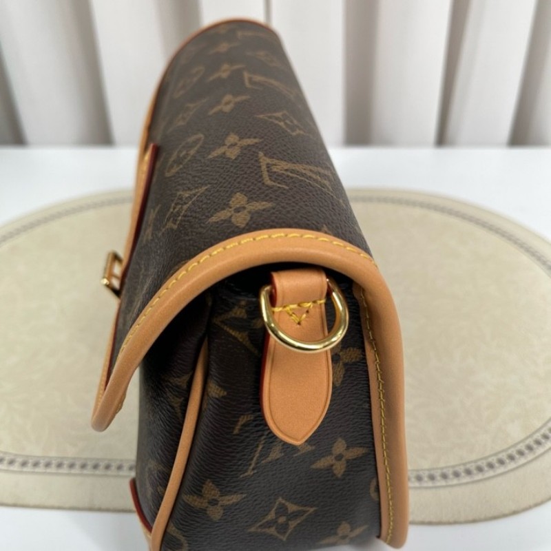 sz jzg LV路易威登 26年1月票 芯片款 Diane PM 經典老花搭配帆布塗層法棍包 手提斜挎單肩腋下都可-11