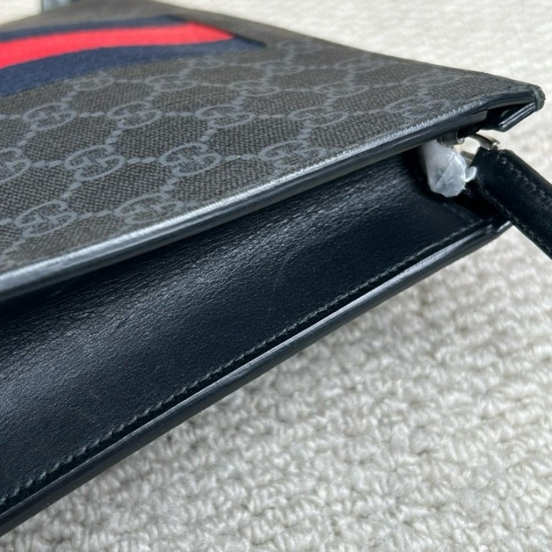 古馳Gucci經典老花手拿包 黑花配藍紅織帶 容量適中 日常通勤、洗漱、出門都很方便 實用性強-9