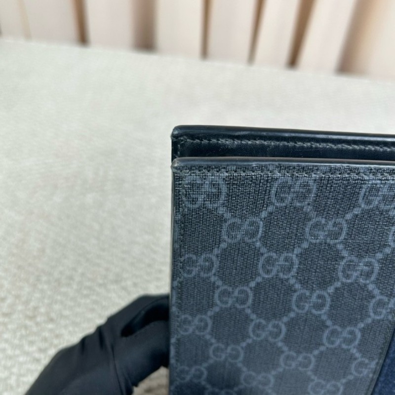 古馳Gucci經典老花手拿包 黑花配藍紅織帶 容量適中 日常通勤、洗漱、出門都很方便 實用性強-16