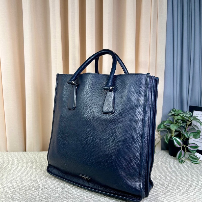 普拉達PRADA 藍色豎款公文包托特包 有肩帶 可單肩可斜挎可手提 牛皮材質 經典三角logo 容量大 實用性強 商務休閒都合適-3