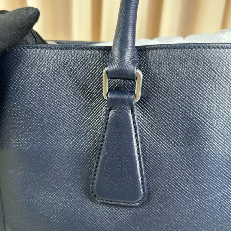 普拉達PRADA 藍色豎款公文包托特包 有肩帶 可單肩可斜挎可手提 牛皮材質 經典三角logo 容量大 實用性強 商務休閒都合適-15