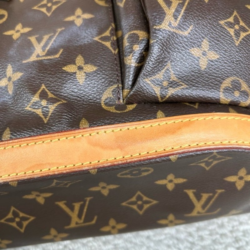 LV路易威登老花雙肩包 經典老花配色 金色五金 多口袋設計 容量大 男女都能背-7