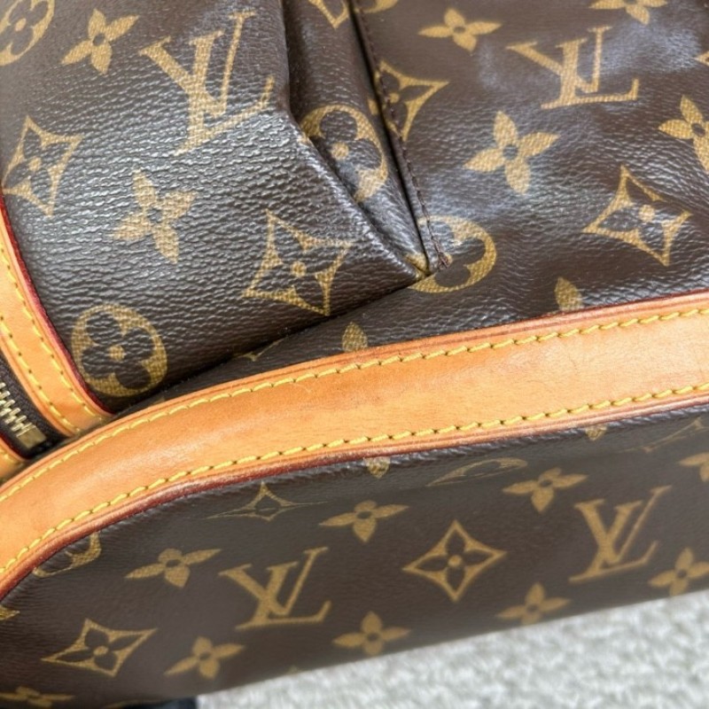 LV路易威登老花雙肩包 經典老花配色 金色五金 多口袋設計 容量大 男女都能背-8