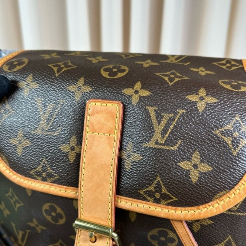 LV路易威登老花雙肩包 經典老花配色 金色五金 多口袋設計 容量大 男女都能背-13