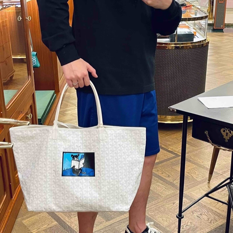 【法鬥聯盟舉手🤚🏻❤️限量稀有✨愛他就背他上身】Goyard限量款法鬥中號購物袋 白色｜子母包｜托特包｜手提包-0