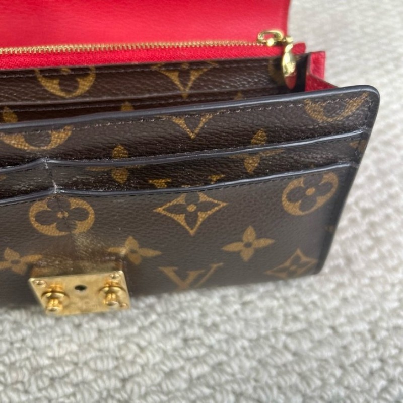 LV路易威登 Pallas老花拼紅色長款錢包 經典老花拼紅色設計 金色五金 容量大 卡位多 日常實用-17