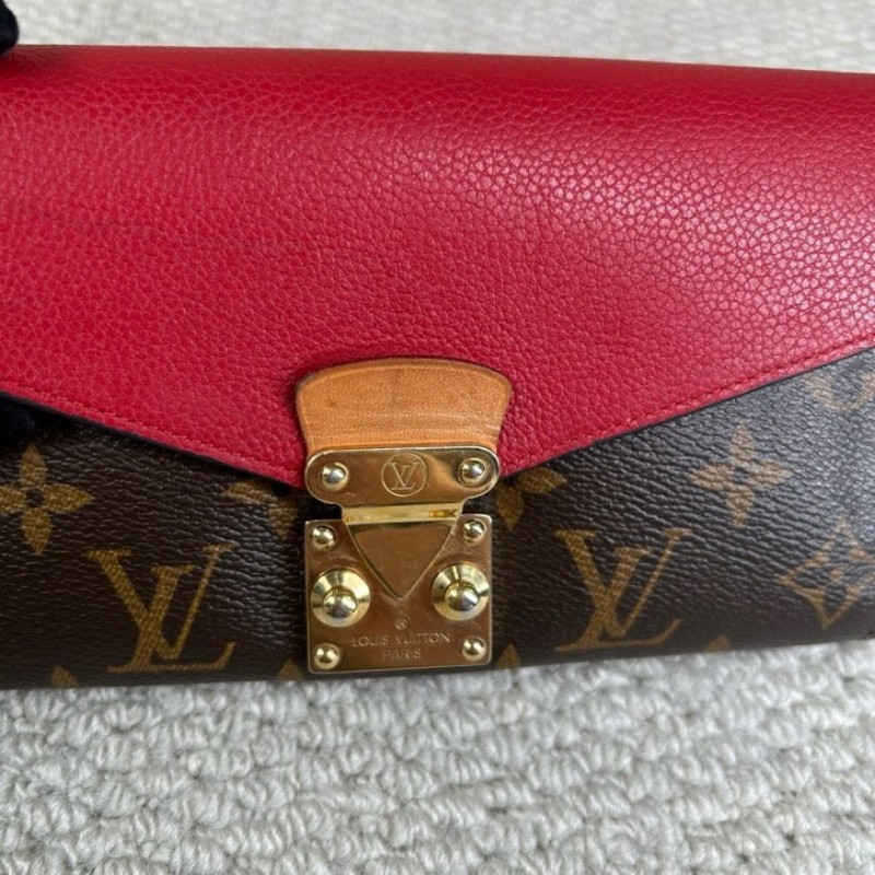 LV路易威登 Pallas老花拼紅色長款錢包 經典老花拼紅色設計 金色五金 容量大 卡位多 日常實用-23