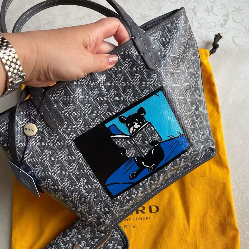 【法鬥聯盟舉手🤚🏻❤️限量稀有✨愛他就背他上身】Goyard限量款法鬥迷你購物袋 灰色｜子母包｜托特包｜手提包-1
