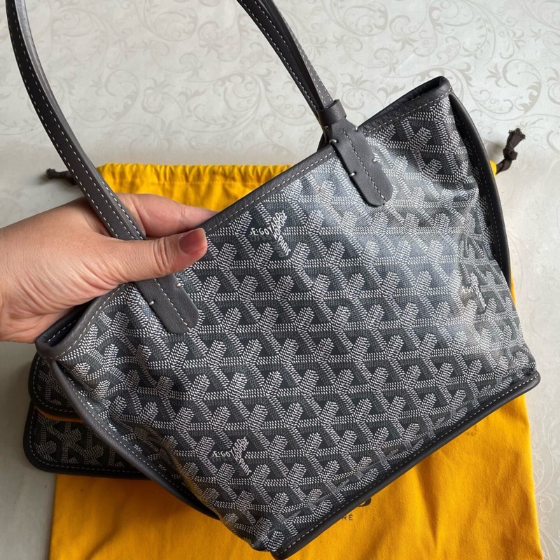 【法鬥聯盟舉手🤚🏻❤️限量稀有✨愛他就背他上身】Goyard限量款法鬥迷你購物袋 灰色｜子母包｜托特包｜手提包-2