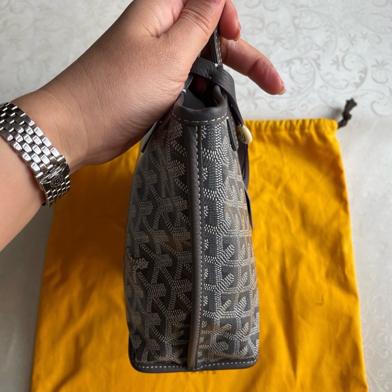 【法鬥聯盟舉手🤚🏻❤️限量稀有✨愛他就背他上身】Goyard限量款法鬥迷你購物袋 灰色｜子母包｜托特包｜手提包-4