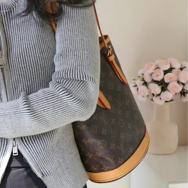 【97新 ✨ 全網最低價！】LV水桶包 小號 經典永不過時-8