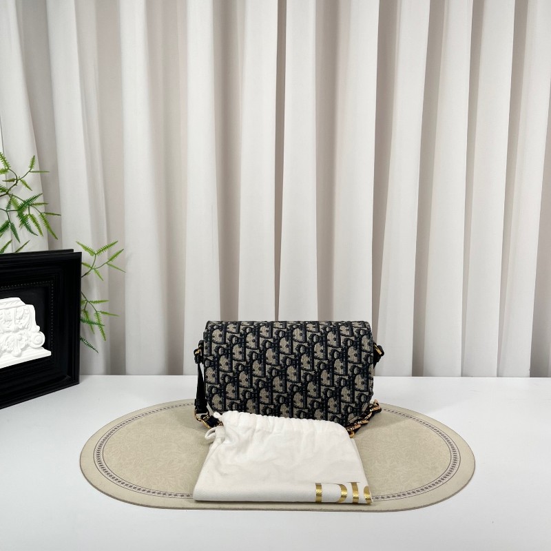 DIOR迪奧 SIGNATURE 新款老花豬鼻子鏈條包腋下包斜挎包馬鞍包 超級時尚的一款 包型挺括 經典百搭-6