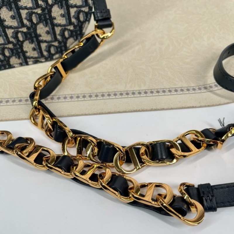 DIOR迪奧 SIGNATURE 新款老花豬鼻子鏈條包腋下包斜挎包馬鞍包 超級時尚的一款 包型挺括 經典百搭-19