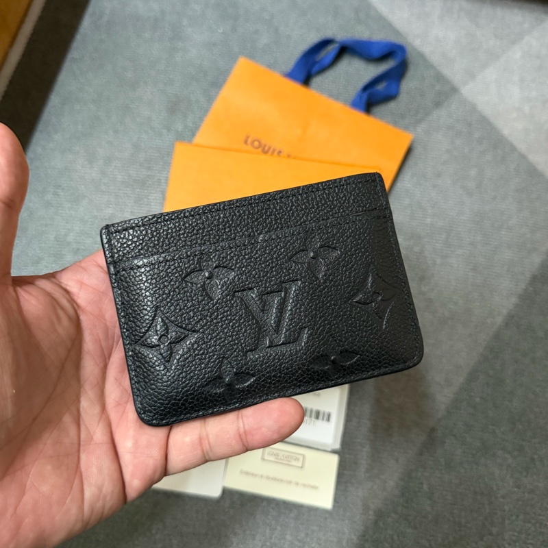 Lv 黑色老花壓紋名片夾（M69171）-1