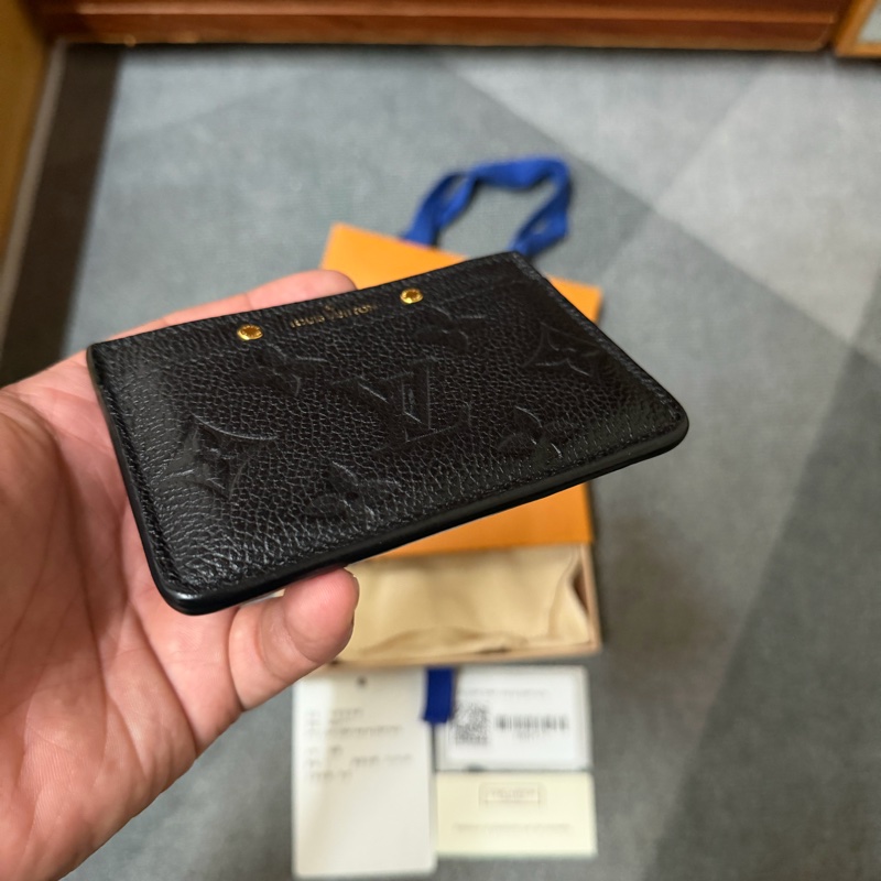 Lv 黑色老花壓紋名片夾（M69171）-3