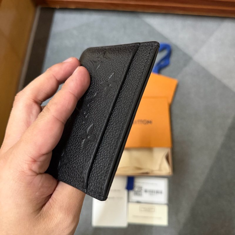 Lv 黑色老花壓紋名片夾（M69171）-5