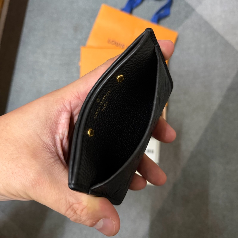 Lv 黑色老花壓紋名片夾（M69171）-6