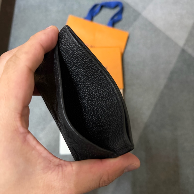 Lv 黑色老花壓紋名片夾（M69171）-8