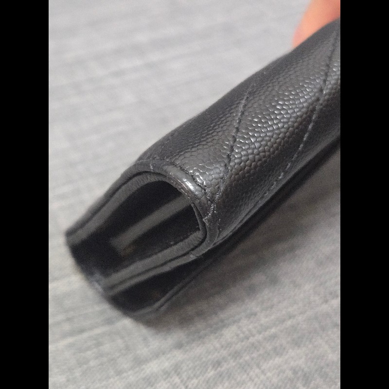 Ysl 聖羅蘭 黑色魚子醬牛皮 金色logo 掀蓋長夾-24