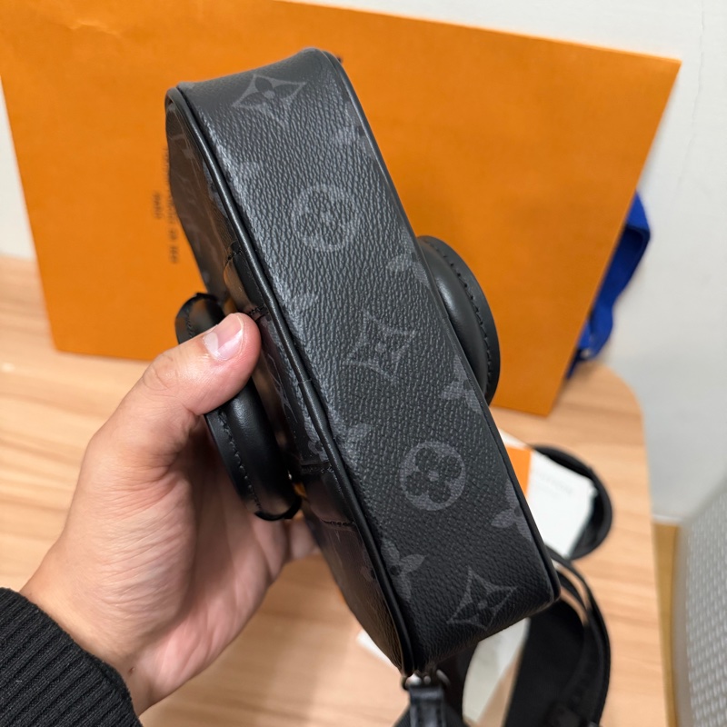 Lv黑花NANO商務手提側背包（M82770）芯片款-4