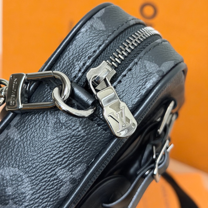 Lv黑花NANO商務手提側背包（M82770）芯片款-6