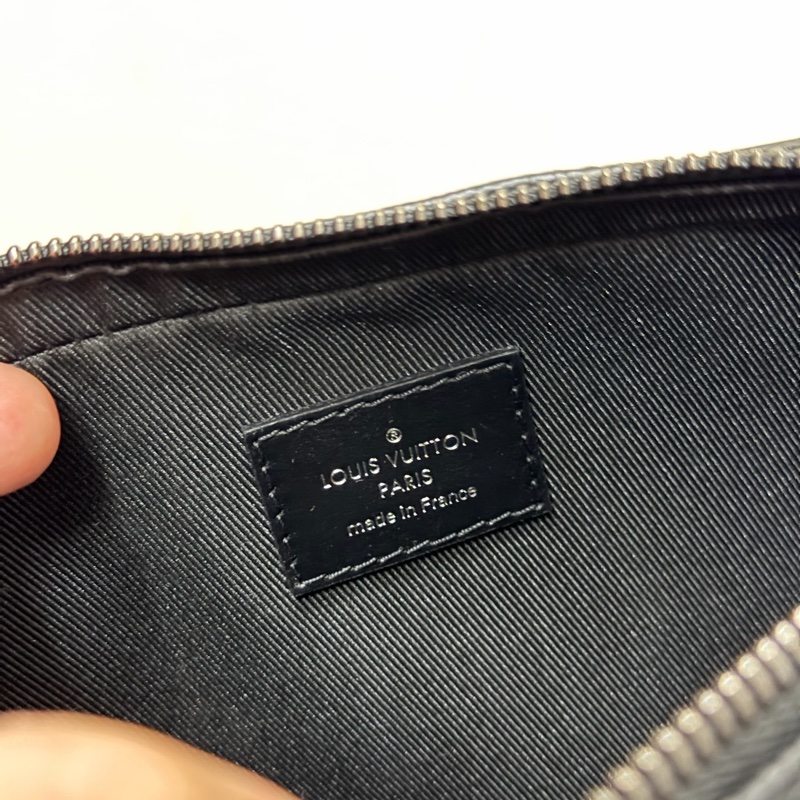 Lv黑花NANO商務手提側背包（M82770）芯片款-11