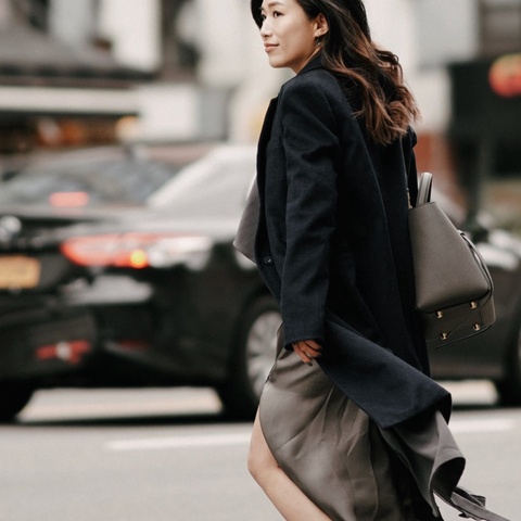 97新 ✨ 全網最低價！】Celine 鯰魚包 Mini 最大號 職場Power Bixxh 大女人！升職加薪必備！