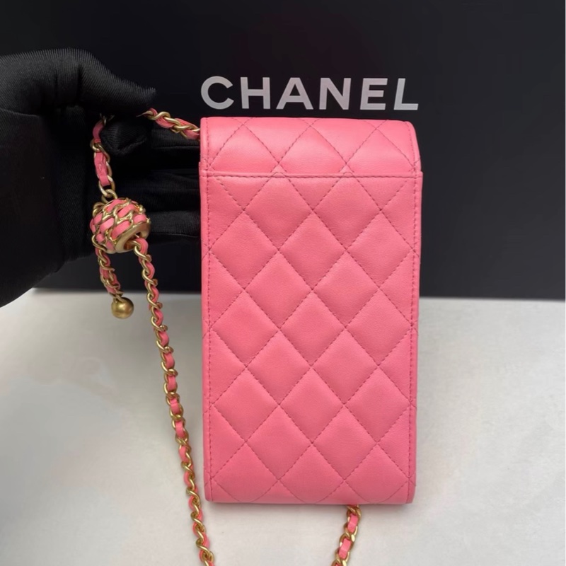 【96新✨ 全網最低價！】Chanel 香奈兒核桃金球手機包  粉色金扣-1