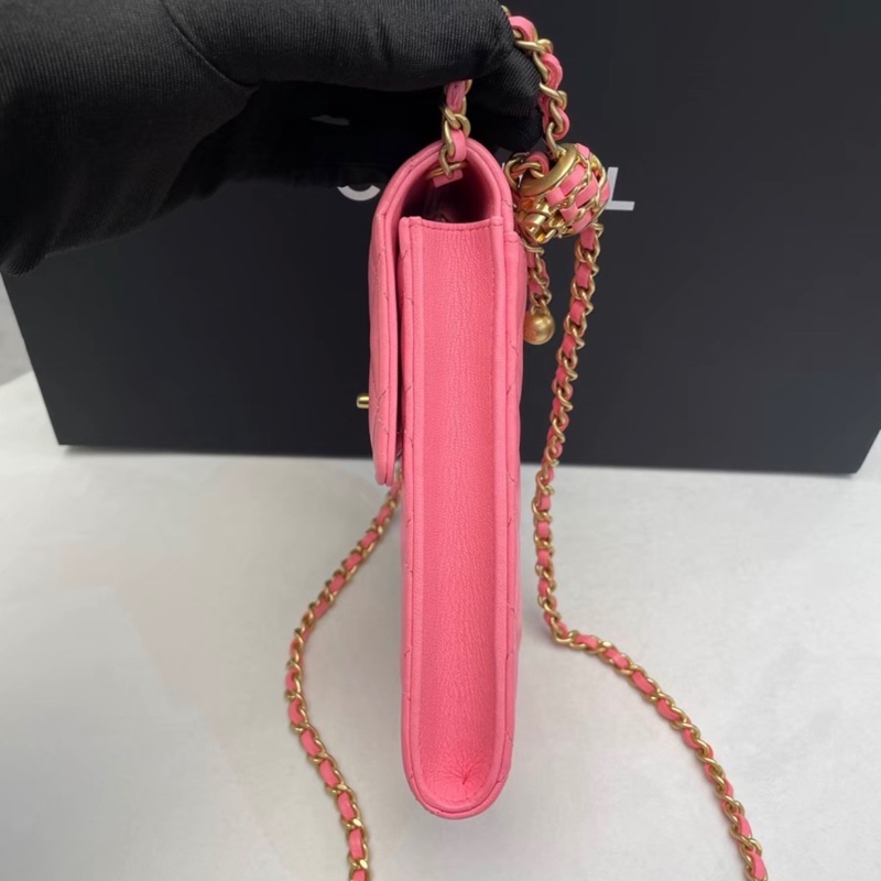 【96新✨ 全網最低價！】Chanel 香奈兒核桃金球手機包  粉色金扣-5