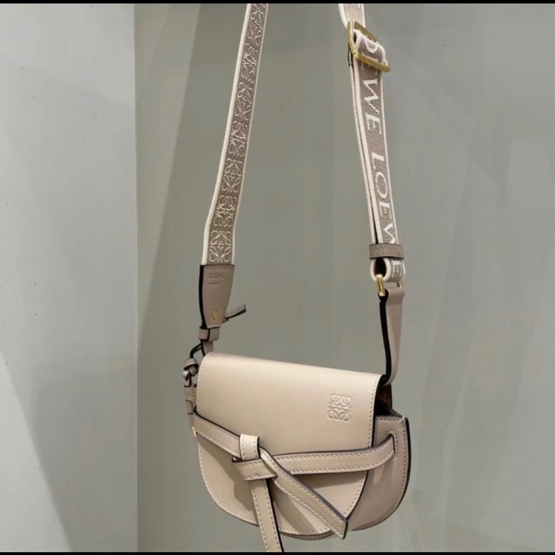 Loewe  gate mini 馬鞍包 燕麥色-4
