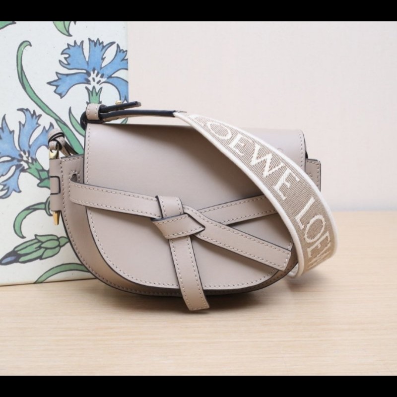 Loewe  gate mini 馬鞍包 燕麥色-7